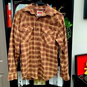 Multi color brown wrangler shirt
